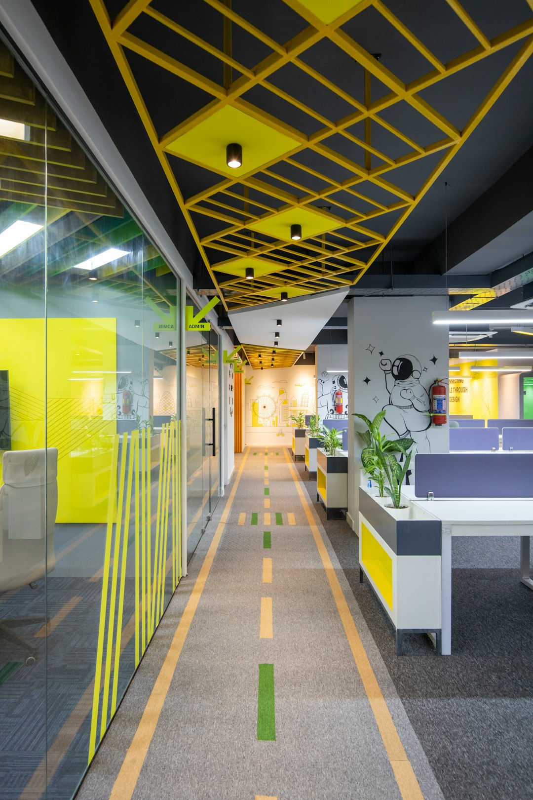 gallery-2 a-long-hallway-with-yellow-and-grey-dividers-gfkcjnenvhw