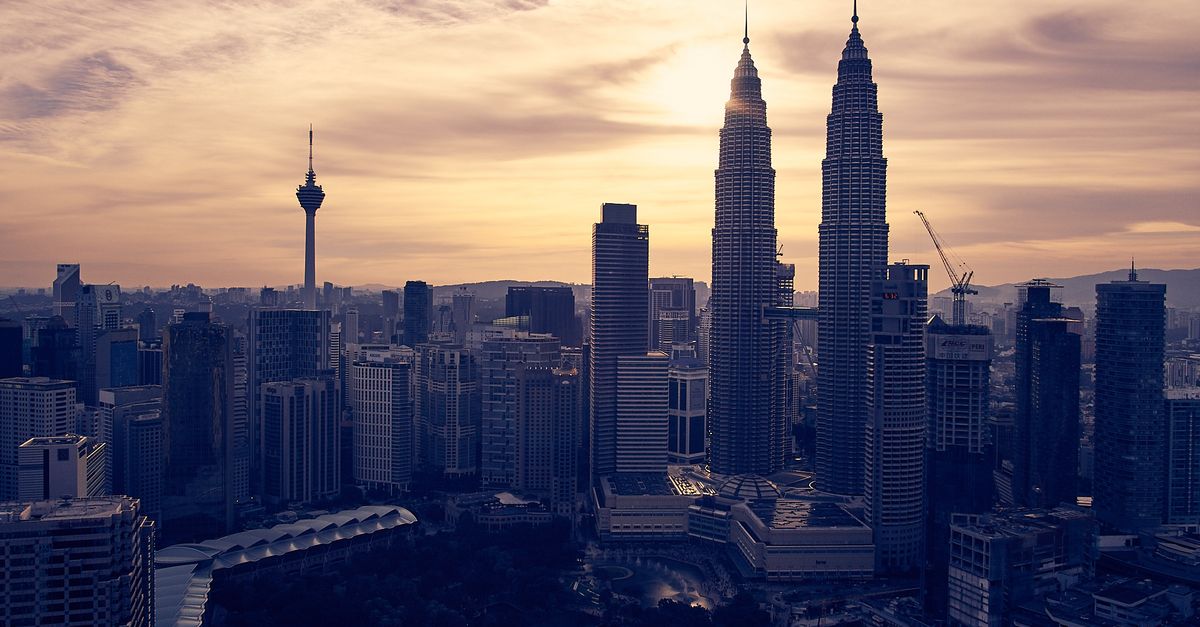 Scalable Cloud Hosting for Business in Kuala Lumpur, Malaysia – Complete Guide 2026 Explore Kuala Lumpur's skyline featuring the iconic Petronas Towers at sunset. Perfect for travel and architecture enthusiasts.
